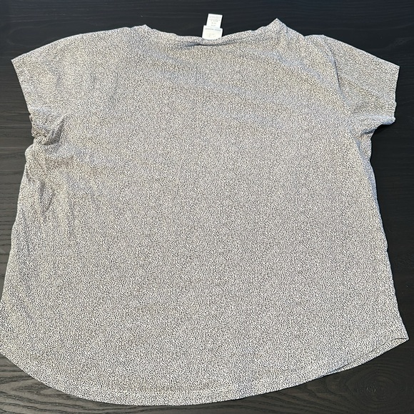 H&M tee - Picture 3 of 3